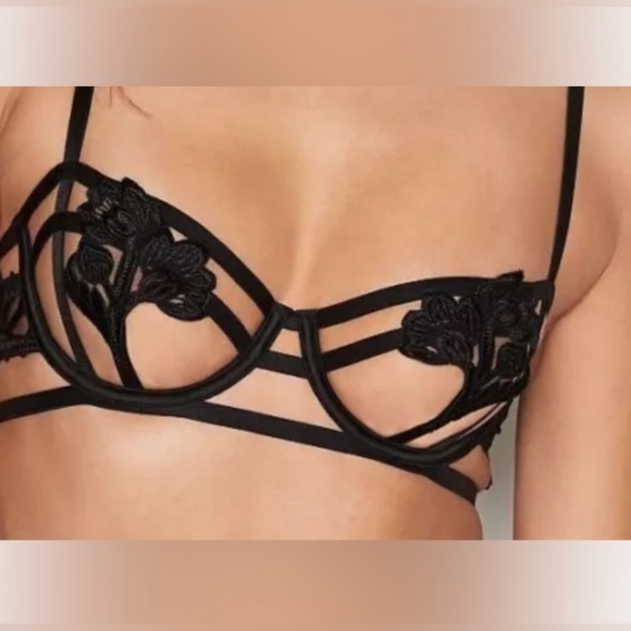 NWT Victoria’s Secret strappy EMBROIDERED OPEN CUP UNLINED BALCONET BRA 36D